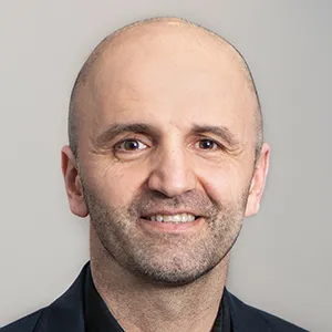 Dr. Arash Jagobi - Facharzt für Orthopädie und Unfallchirurgie